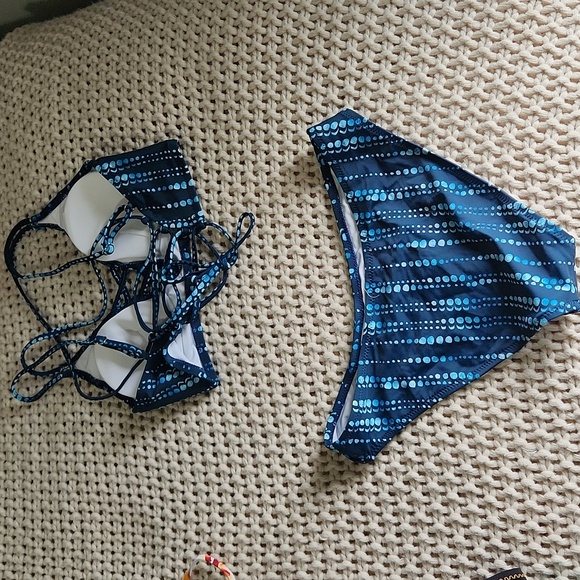 Blue Bikini - Picture 3 of 3